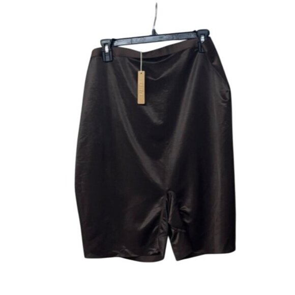 SKIMS Simply Bare Plus Size Shapewear Mid Thigh Shorts, 4X, Espresso - Picture 2 of 13